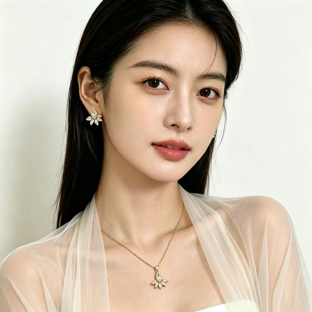 Flora | Roselle Gold Necklace